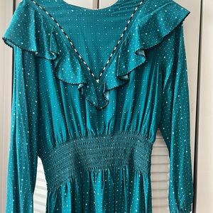 Dress with zipper on shoulder v in front and back